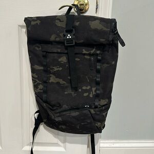 Oakley Multicam Black Voyage Roll Top Backpack 23L